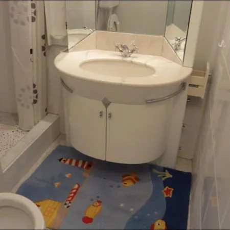 Apartman In Croatia Next To The *